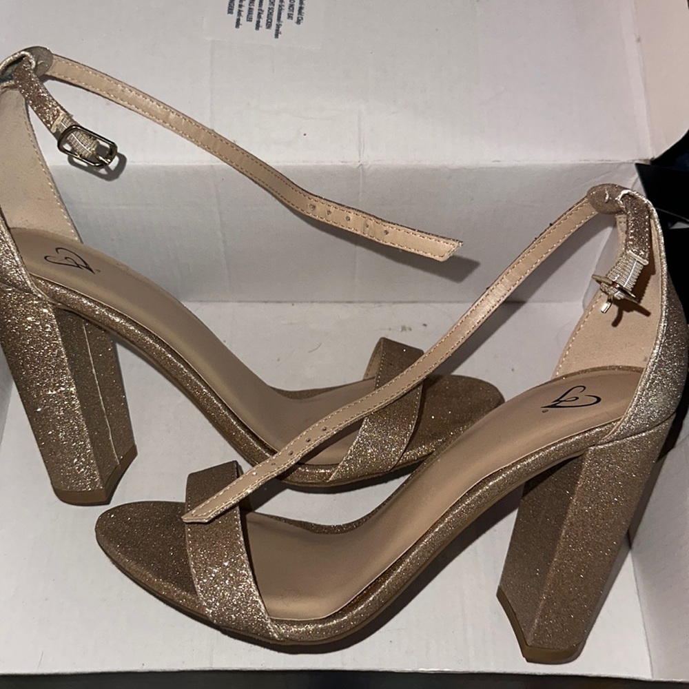 High Heels 🎀 Size 7